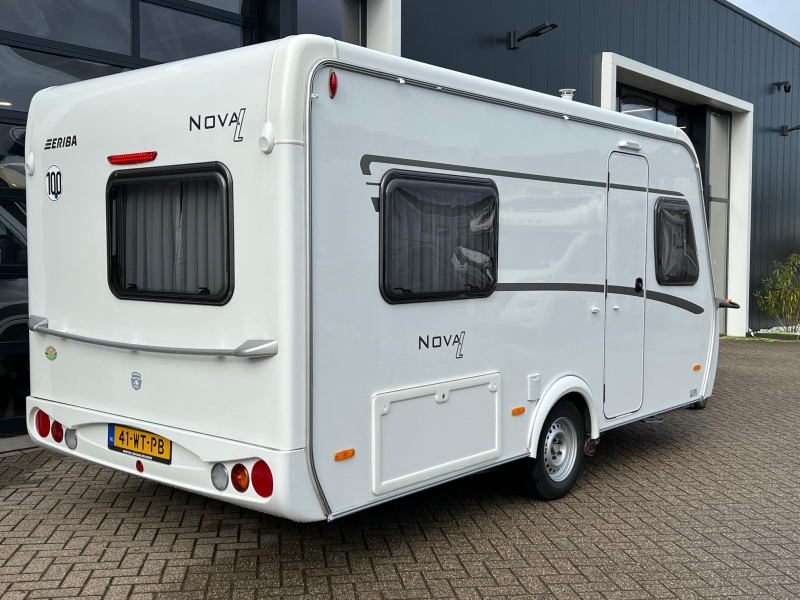 Eriba Nova Light 465 fransbed mover, luifel 
