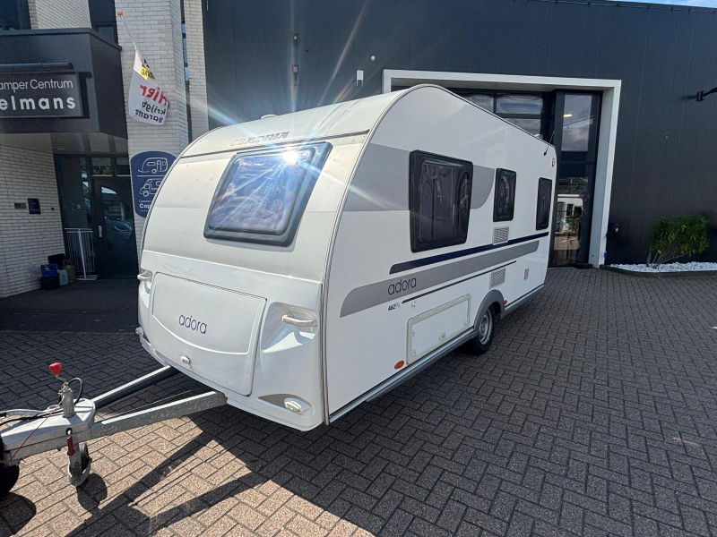 Adria Adora 462 PU voortent, fietsenrek.  foto: 3