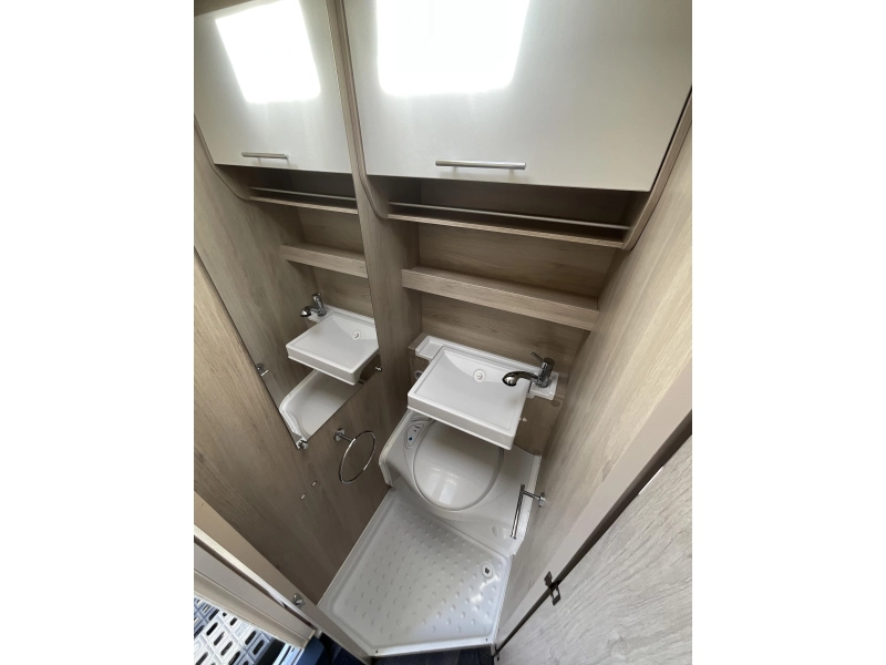 Caravelair Antares Titanium 390 COMPACT-VOORTENT  foto: 6