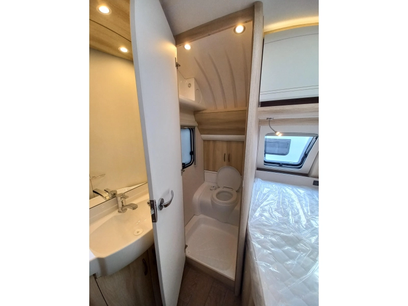 Hobby De Luxe 460 UFE Actie: Gratis Mover  foto: 17