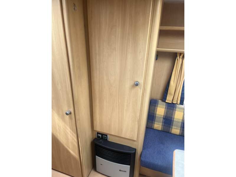 Dethleffs Camper 430 DB - Voortent  foto: 7