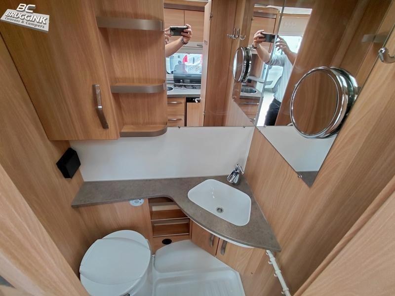 Knaus Sudwind 500 EU - ENKELE BEDDEN - RONDZIT  foto: 9
