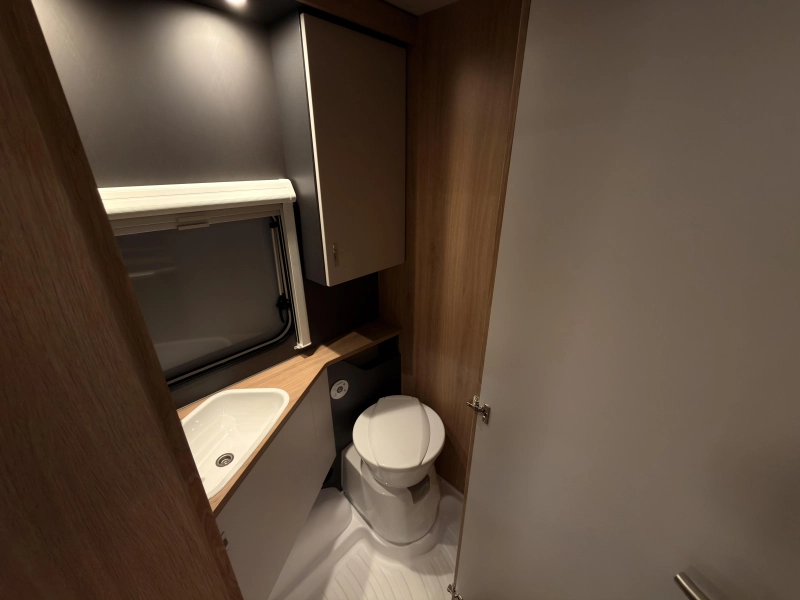 Knaus Sport Platinum 420 QD Platinum+1500KG+vloer  foto: 9