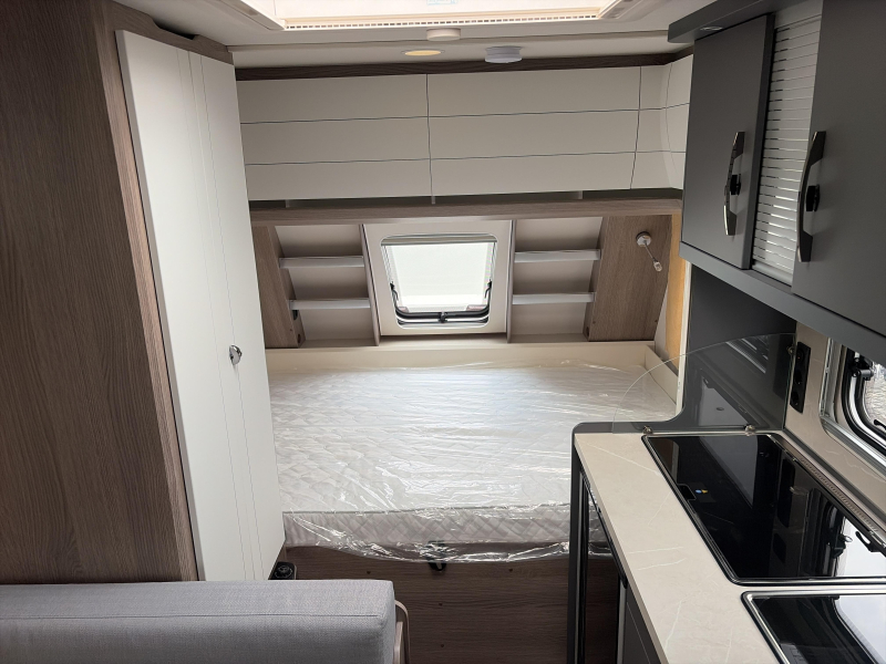 Hobby On Tour 390 SF Model 2027 