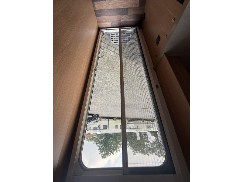 Knaus Sport 420 QD VASTBED TREINZIT VOORTENT  foto: 10