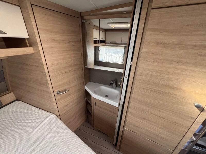 Knaus Sudwind 60 Years 450 FU voortent audioinstallatie  foto: 10