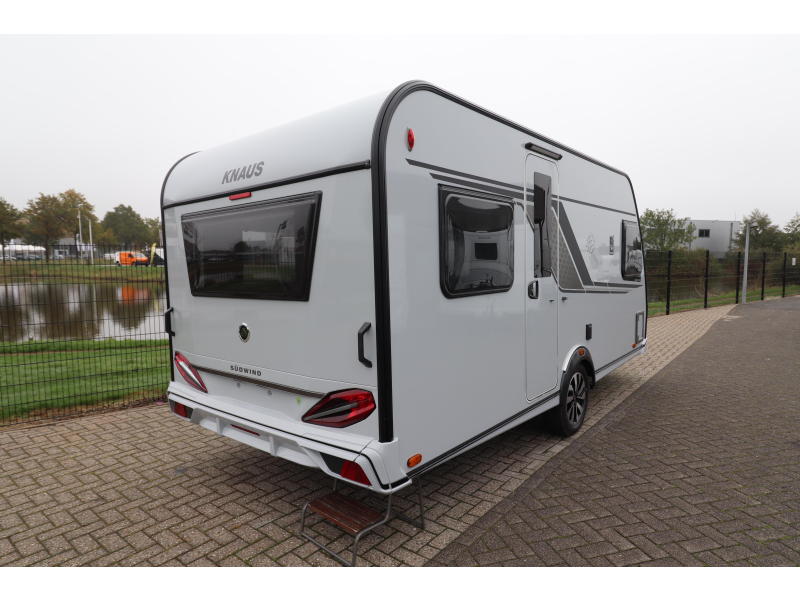 Knaus Sudwind Black Selection 450 FU Model 2026 - 1700KG - 147 
