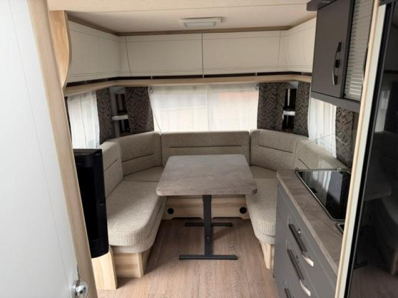 Hobby De Luxe 540 UL mover fietsenrek 1800KG  foto: 10