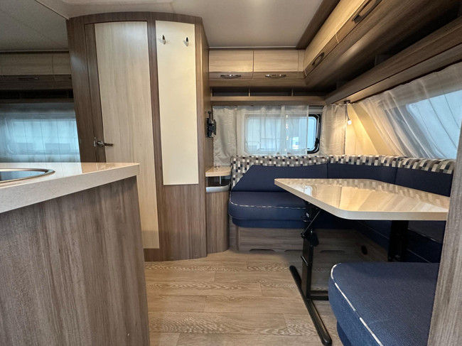 Hobby De Luxe 460 LU