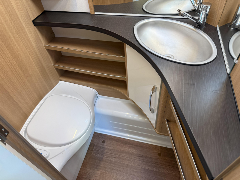 LMC Musica 490 E 2 BEDDEN RONDZITMOVER TOP  foto: 13