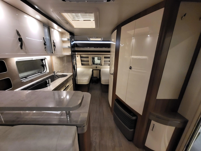 Hobby Prestige 620 CL mover, voortent, fietsenr  foto: 9