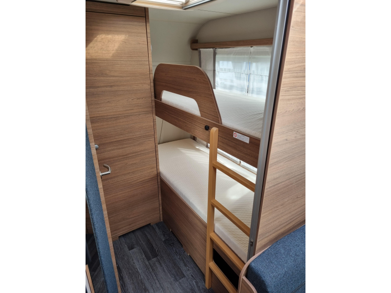 Knaus Sport 500 KD - Stapelbed - Airco  foto: 8
