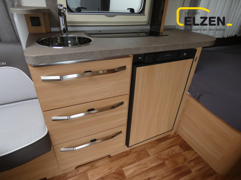 Knaus Sudwind Silver Selection 450 FU Mover, E&P levelsysteem 
