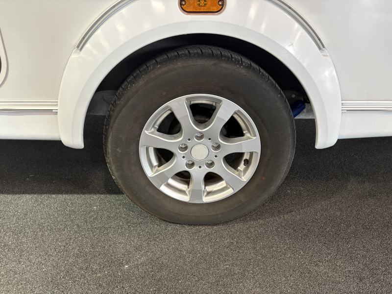 Weinsberg CaraOne Edition HOT 390 QD voortent | ex-verhuur  foto: 16