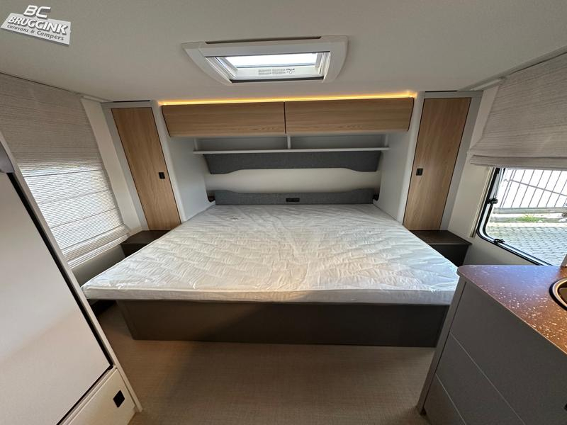 Bürstner B66 485 TS -QUEENS BED- 1600 KG  foto: 9