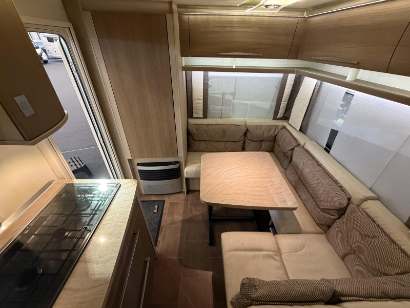 Bürstner Averso 450 TS mover - luifel - voortent  foto: 8