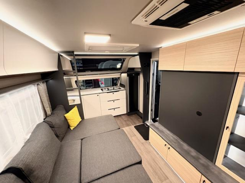 Hobby Maxia 660 WQM in nieuwstaat  foto: 22