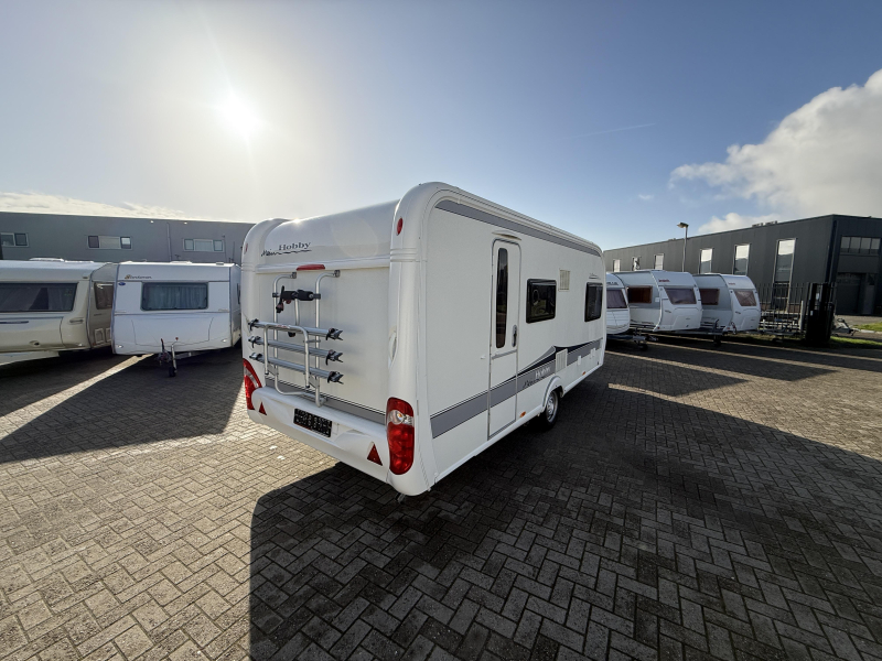 Hobby Excellent 490 KMF Unico voortent en luifel  foto: 15