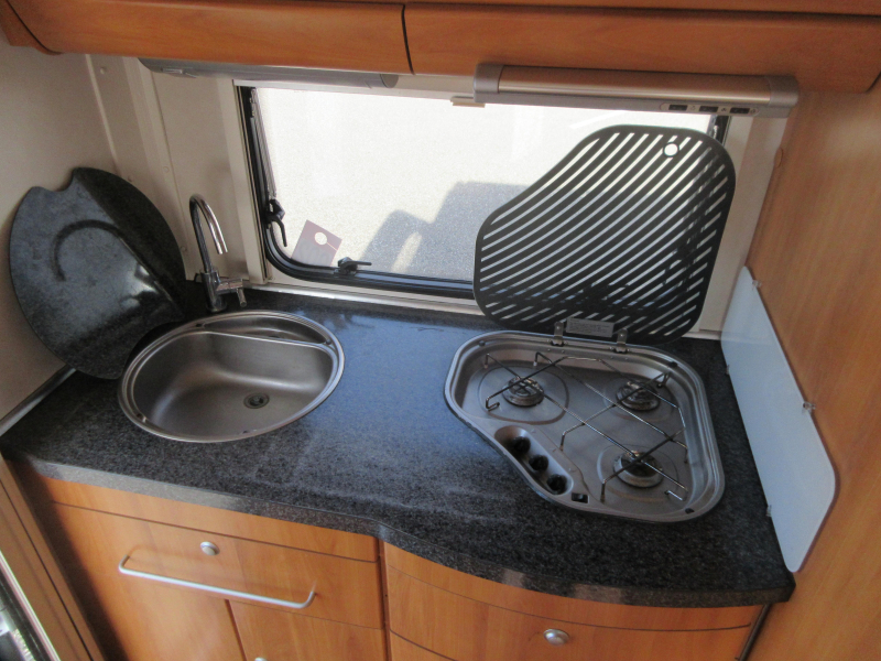 Eriba Nova GL 390 COMPACT MET EINDKEUKEN  foto: 8