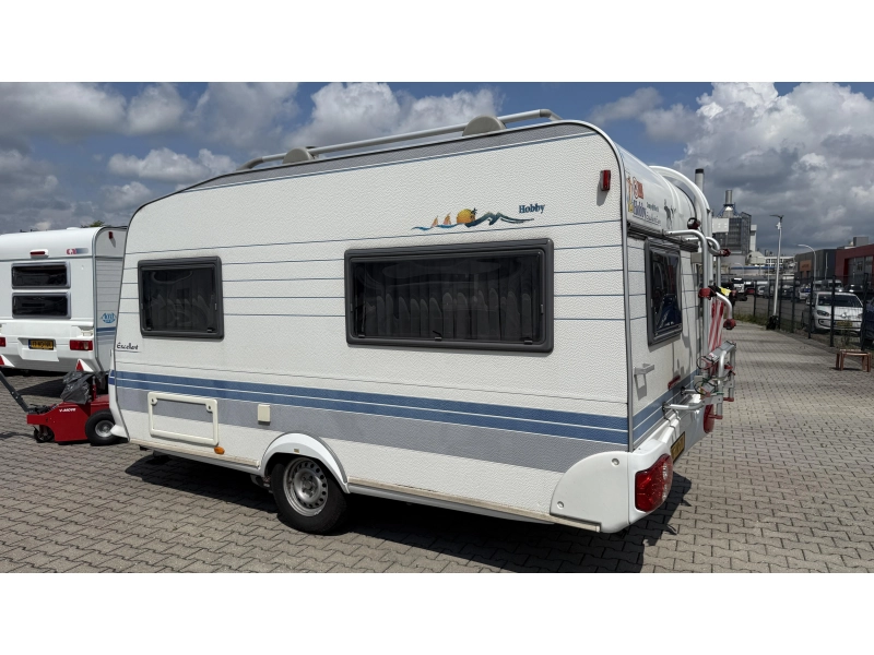 Hobby Excellent Easy 400 SF dwars bed treinzit toilet  foto: 12