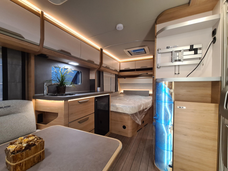 Knaus Sudwind Black Selection 450 FU  foto: 7