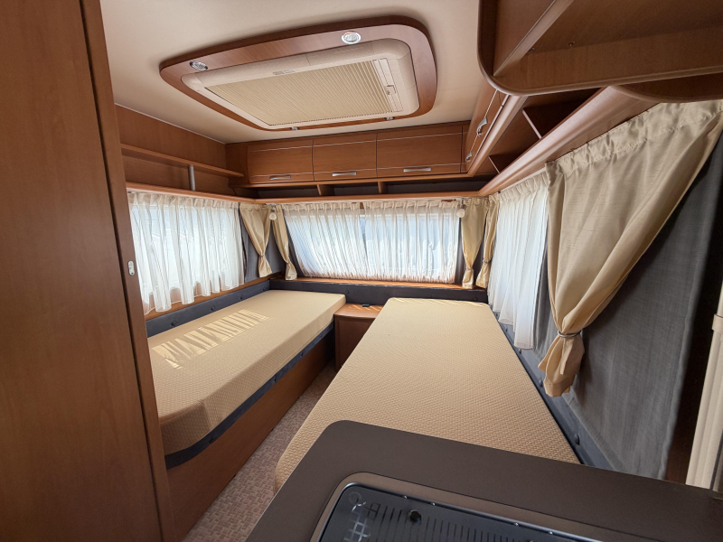 Dethleffs Summer Edition 460 V enkele bedden 