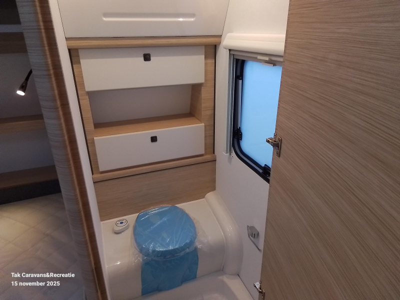 Fendt Apero 465 SFB middenkeuken en Frans bed  foto: 13