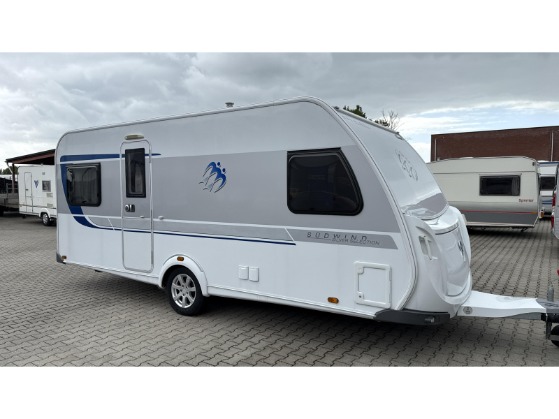 Knaus Sudwind Silver Selection 500 FU frans bed rondzit toilet  hoofdfoto: 1