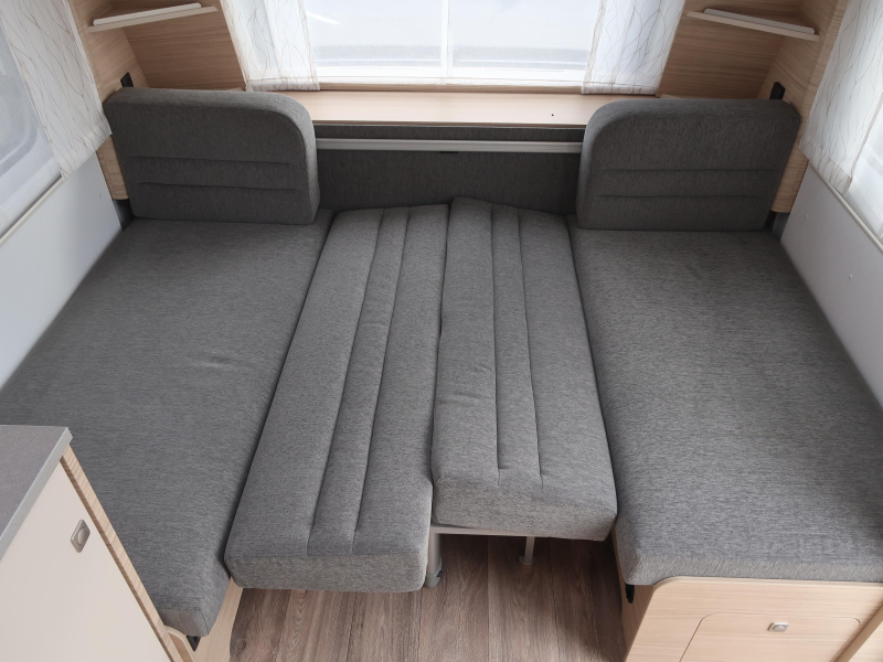 Fendt Bianco Activ 495 SFE MET MIDDEN-DWARS KEUKEN !  foto: 6