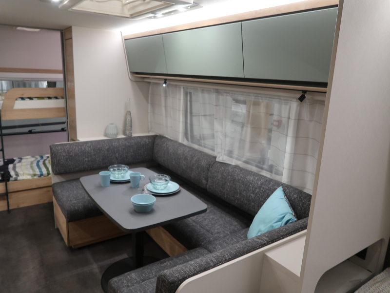 Dethleffs Camper 560 FMK STAPELBED EN RONDZIT!  foto: 14