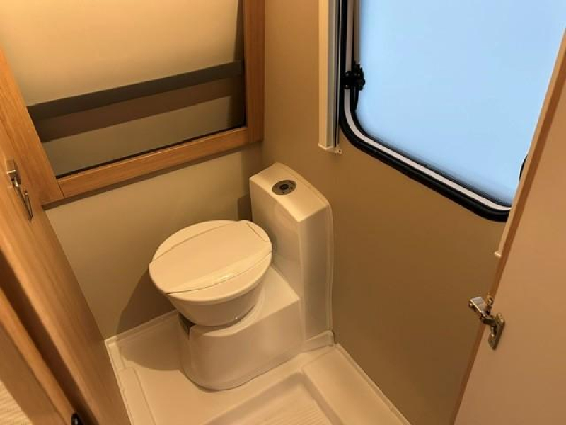 Knaus Sport 450 FU FRANSBED+RONDZIT  foto: 8