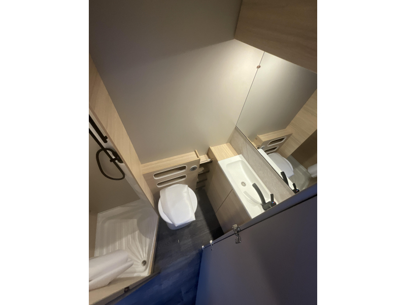 Weinsberg CaraLife 500 QDK STAPELBED-AIRCO  foto: 13