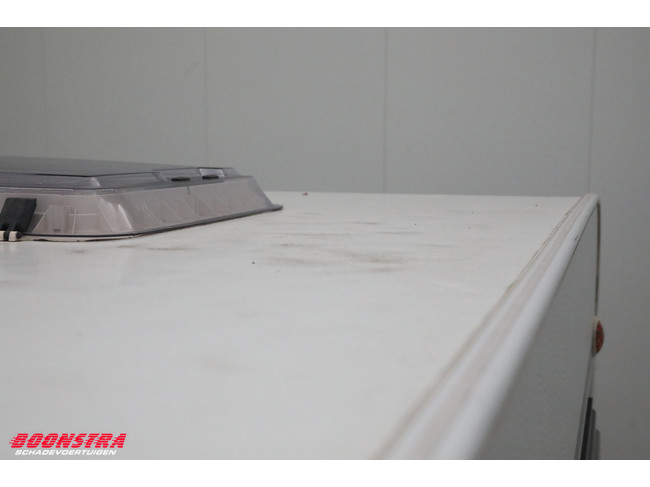 Knaus Sport 450 FU Middenkeuken Rondzit foto: 7