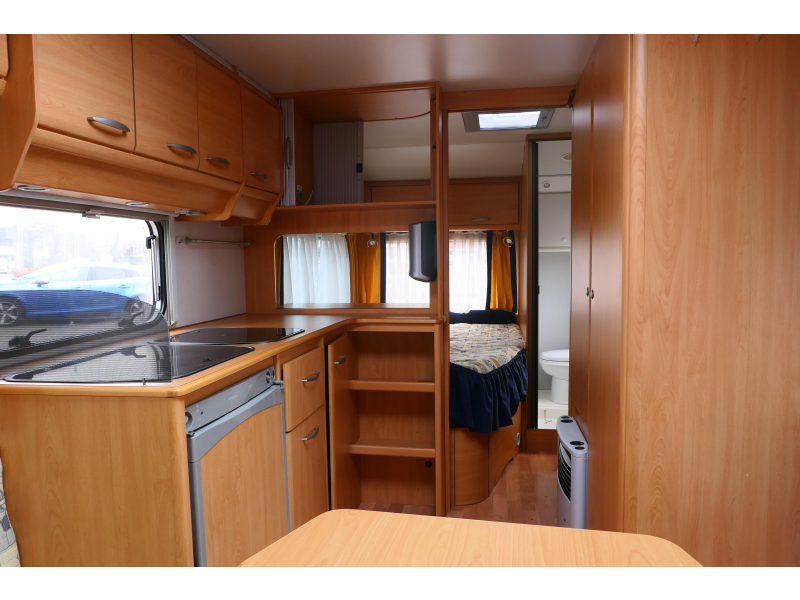 Knaus Sudwind 500 TUF mover en voortent  foto: 12