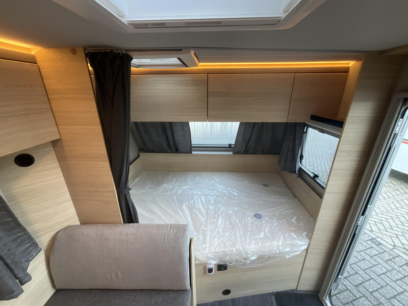 Weinsberg CaraLife 500 QDK STAPELBED-AIRCO  foto: 8