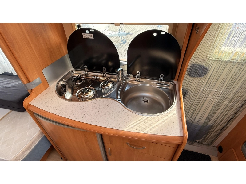 Hobby De luxe Easy 495 UL enkele bedden rondzit  foto: 7