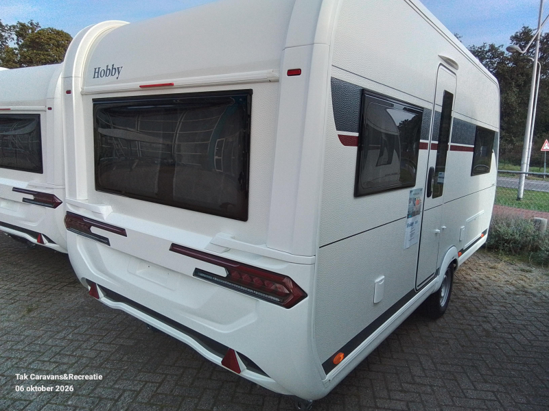 Hobby De Luxe 460 UFE Model 2027 frans bed  foto: 1