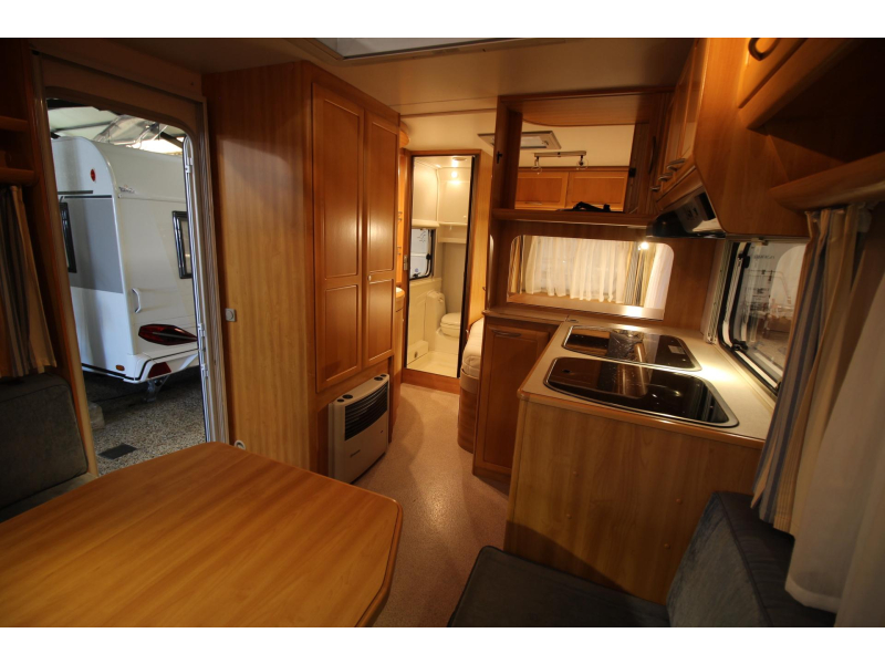 Knaus Azur 450 TF Mover, Voortent, Fietsenr  foto: 14