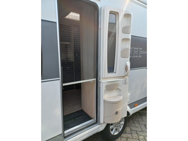 Hobby De Luxe Edition 460 UFE cassetteluifel-mover  foto: 3