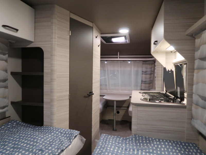 Dethleffs C'Joy 460 LE ENKELE BEDDEN, LICHTGEW.  foto: 16