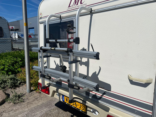 LMC 450 | Fietsenrek | Half Automatische Mover | Dinette | Voortent | Kachel foto: 23