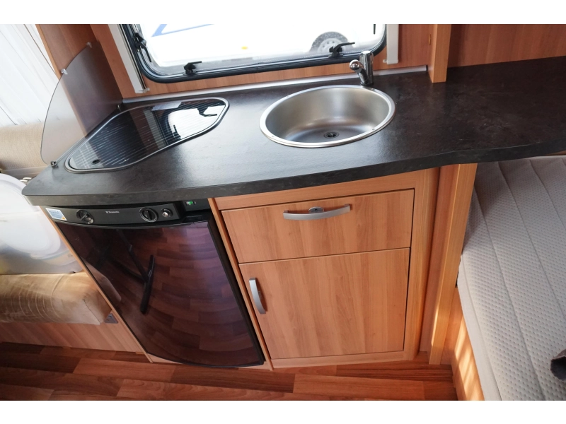 Eriba Sporting Jive 465 Frans bed - mover -luifel  foto: 5