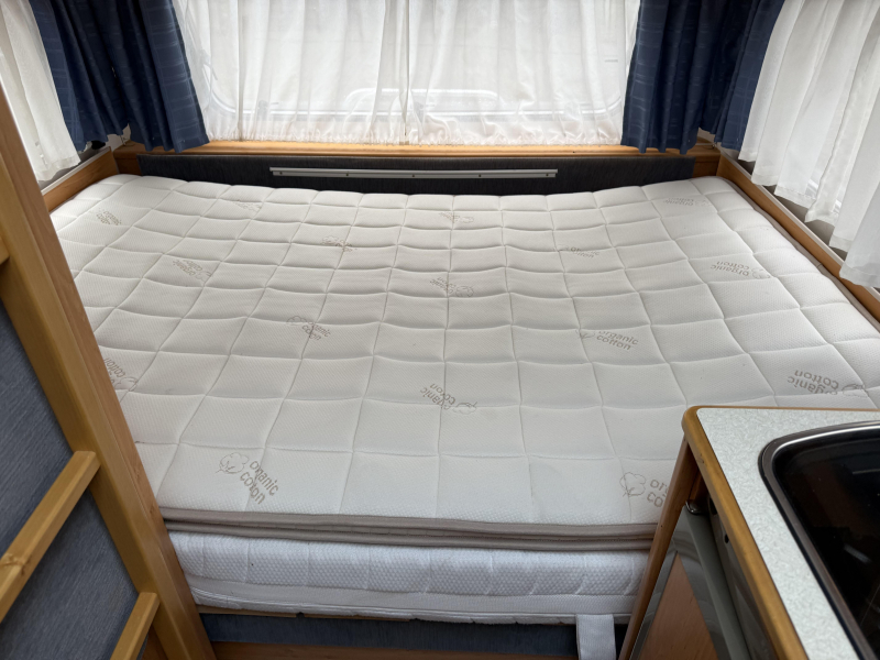 Knaus Blue Line 450 TK STAPELBED VASTBED RONDZIT  foto: 6