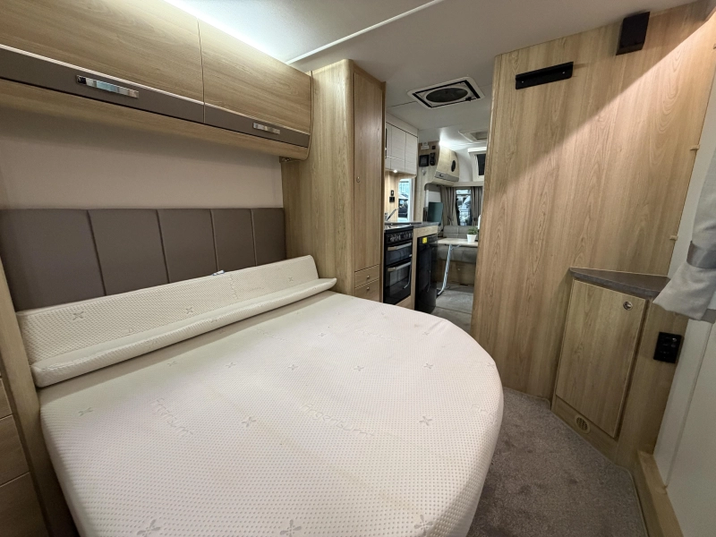 Elddis Avante 454 Queensbed/Mover/Luifel  foto: 12