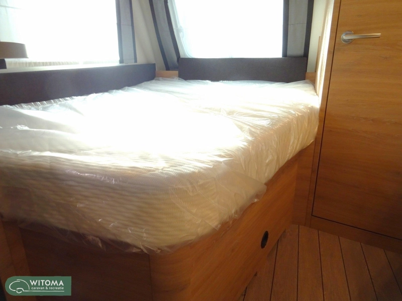 Knaus Sudwind Black Selection 450 FU Witoma 50 jaar aanbieding  foto: 12