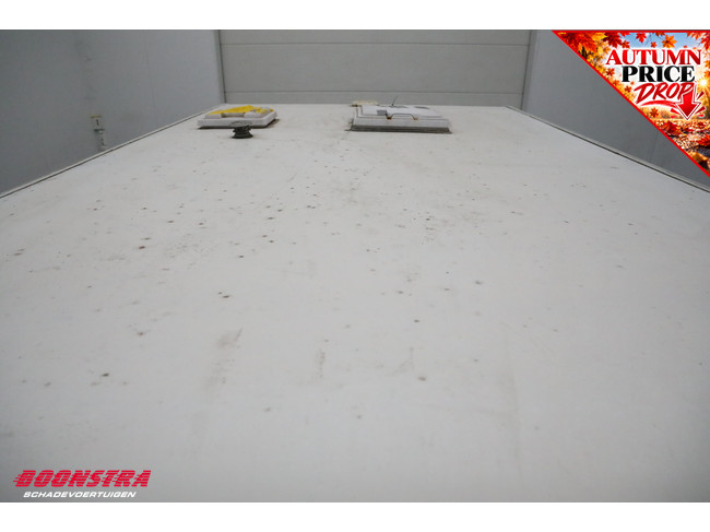 Dethleffs RB 5A Dwarsbed Middenkeuken foto: 11