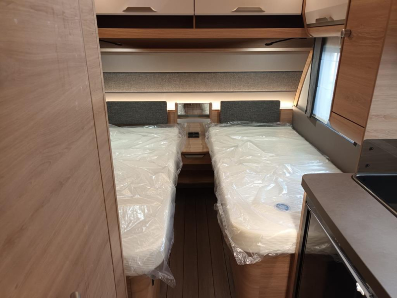 Knaus Sudwind Black Selection 460 EU  foto: 7