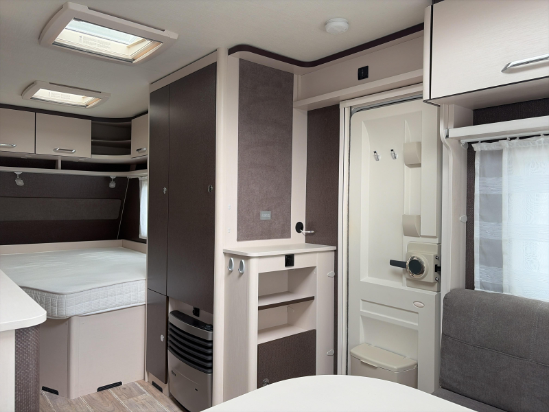 Dethleffs C'Go 495 FR Mover/Voortent  foto: 8