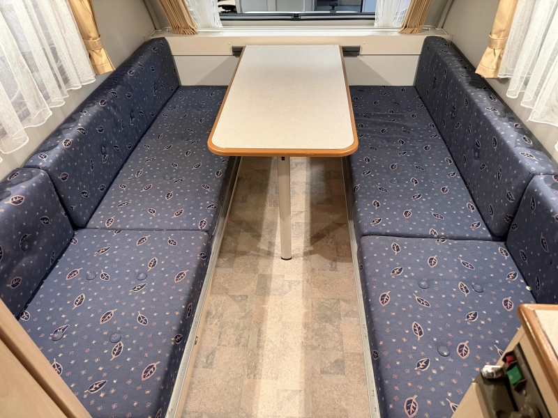 Kip Kompakt Special 37 EK 2 BEDDEN OF GROOTBED TENT  foto: 3