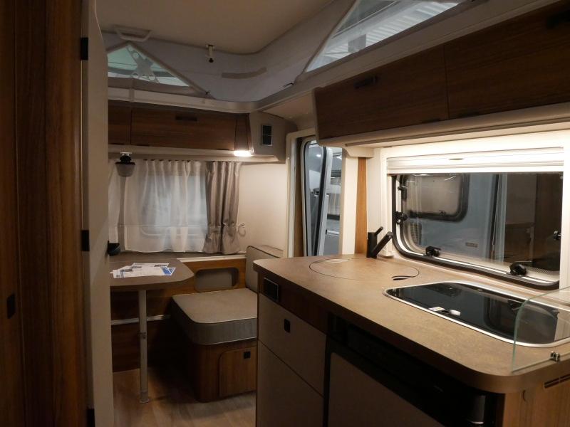 Eriba Touring 530 Gratis mover en luifel  foto: 12